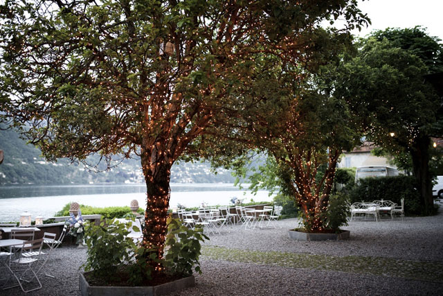 An intimate destination wedding on Lake Como with a pastel color palette by Varese Wedding and Rossini Photography