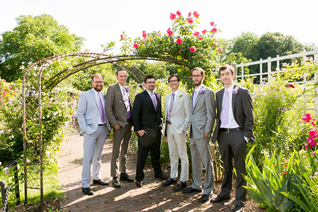 A warm and elegant June wedding at the Brooklyn Botanic Gardens | Sarah Tew Photography: www.sarahtewphotography.com