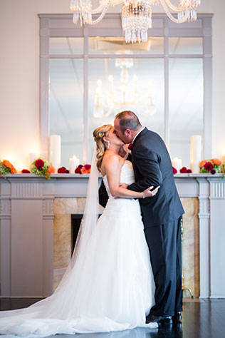 A warm and elegant candlelit ceremony at the New Haven Lawn Club | Simply K Studios: http://www.simplykstudios.com
