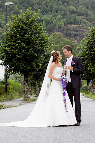 An authentic Norwegian wedding by Sherrell Photography || see more on blog.nearlynewlywed.com