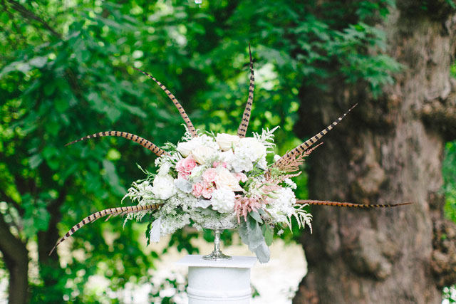 A stylish wedding at Riverdale Manor with rich shades of emerald and soft hints of blush, mint and gold | Stephanie Yonce Photography: stephanieyoncephotography.com