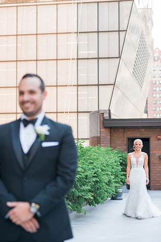 A classic black tie planetarium wedding in Chicago by Steve Scap Photography