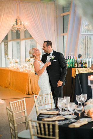 A classic black tie planetarium wedding in Chicago by Steve Scap Photography
