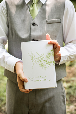 A sweet coral summer wedding surrounded by greenery and natural beauty // photos by Style Life Photography: http://www.stylelifephotography.com || see more on https://blog.nearlynewlywed.com