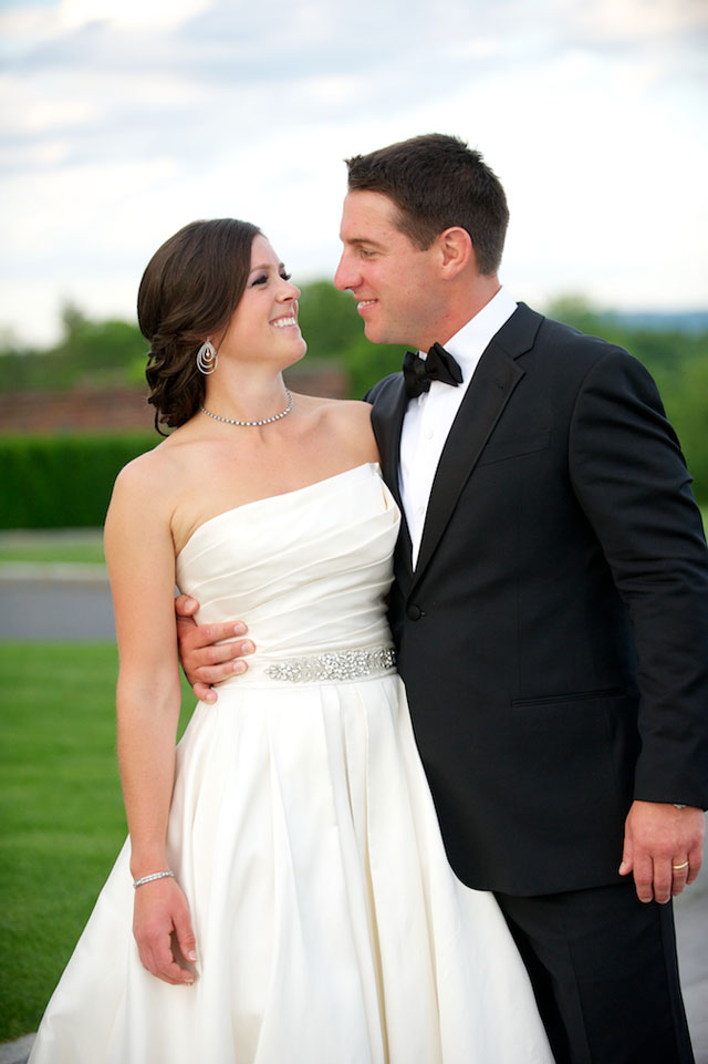 An elegant pink and purple summer country club wedding | Therese Marie Wagner Photography: http://www.theresephoto.com