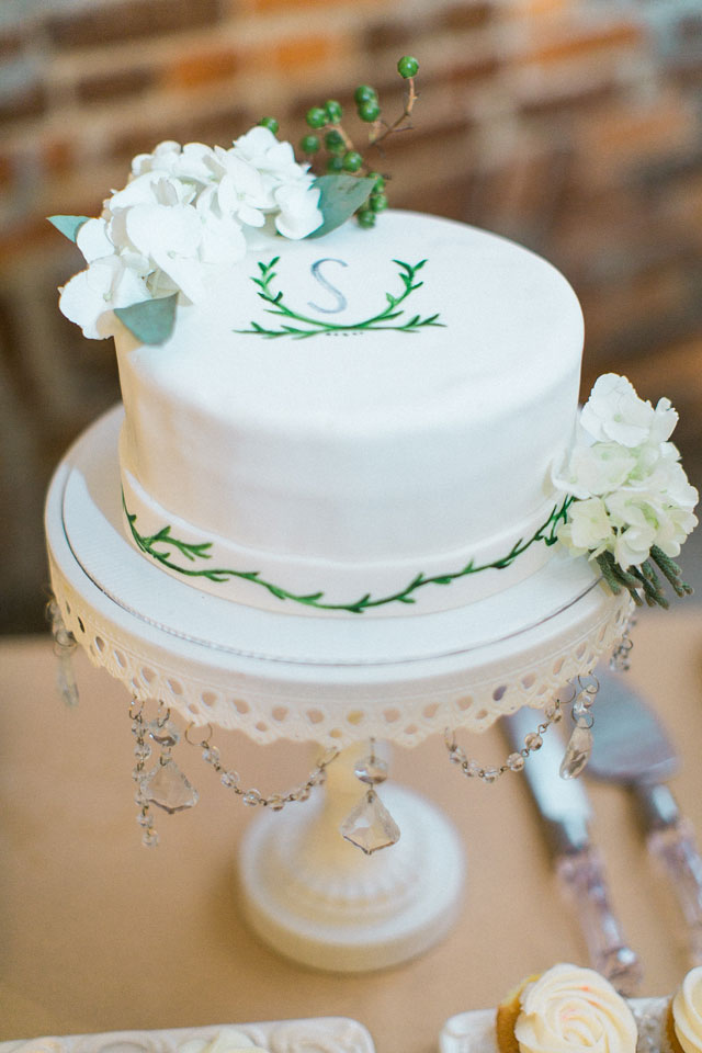 A sweet and elegant Saint Thomas Preservation Hall wedding by Treebird Photography