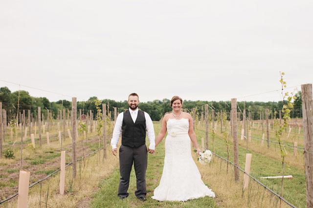 A winery wedding in Wright City with vintage, handmade and DIY details // photos by Turner Creative Photography: http://www.turnercreative.net || see more on https://blog.nearlynewlywed.com
