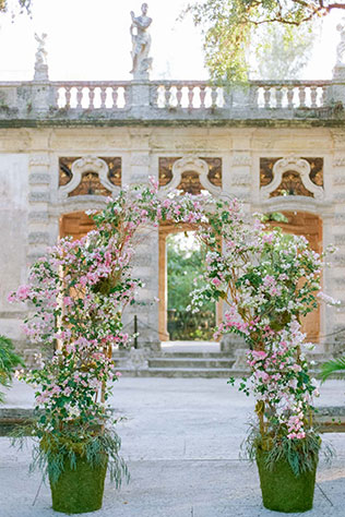 A luxe black tie springtime Vizcaya Gardens wedding by Wedding Nature Photography